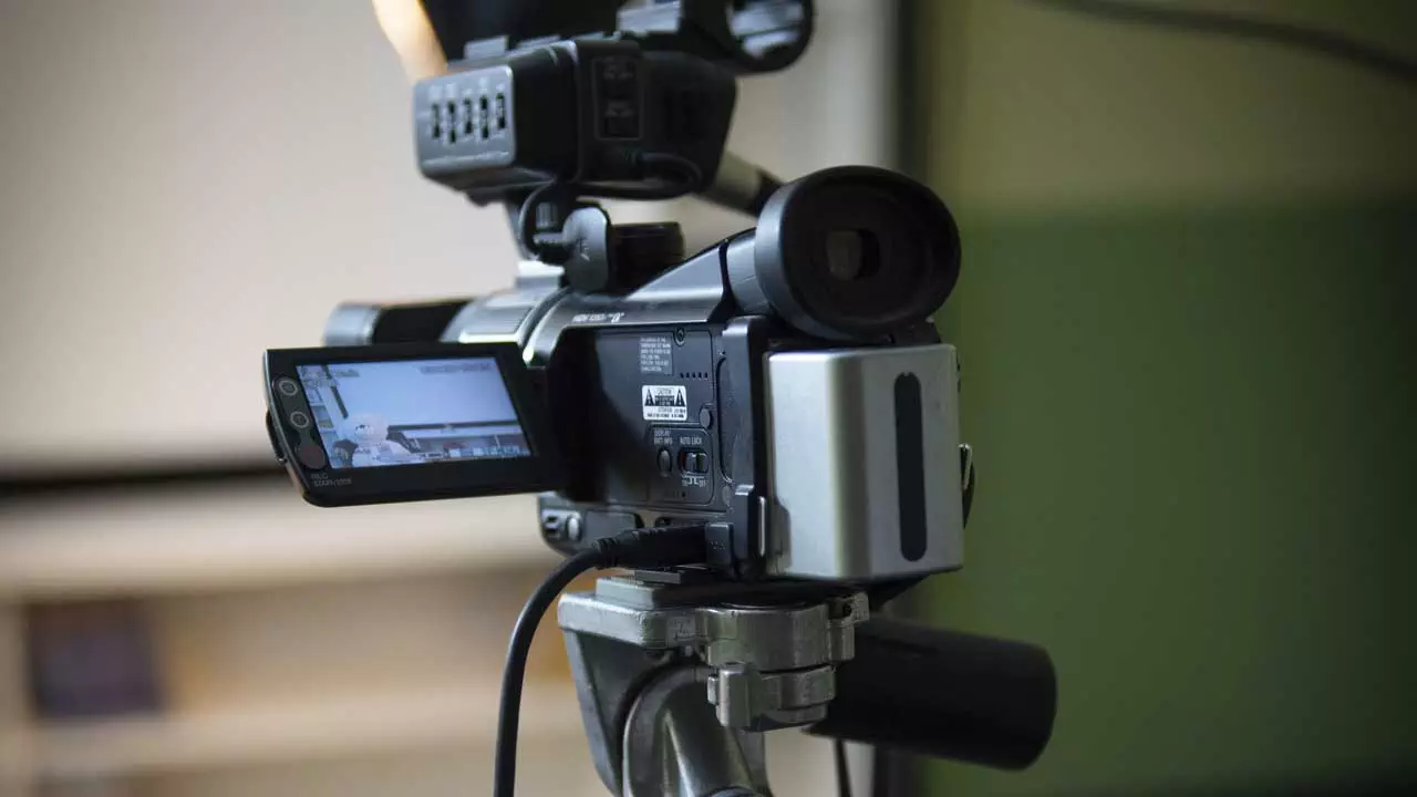 Licht ins Dunkel bringen: Tipps für die richtige Beleuchtung in der Videoproduktion